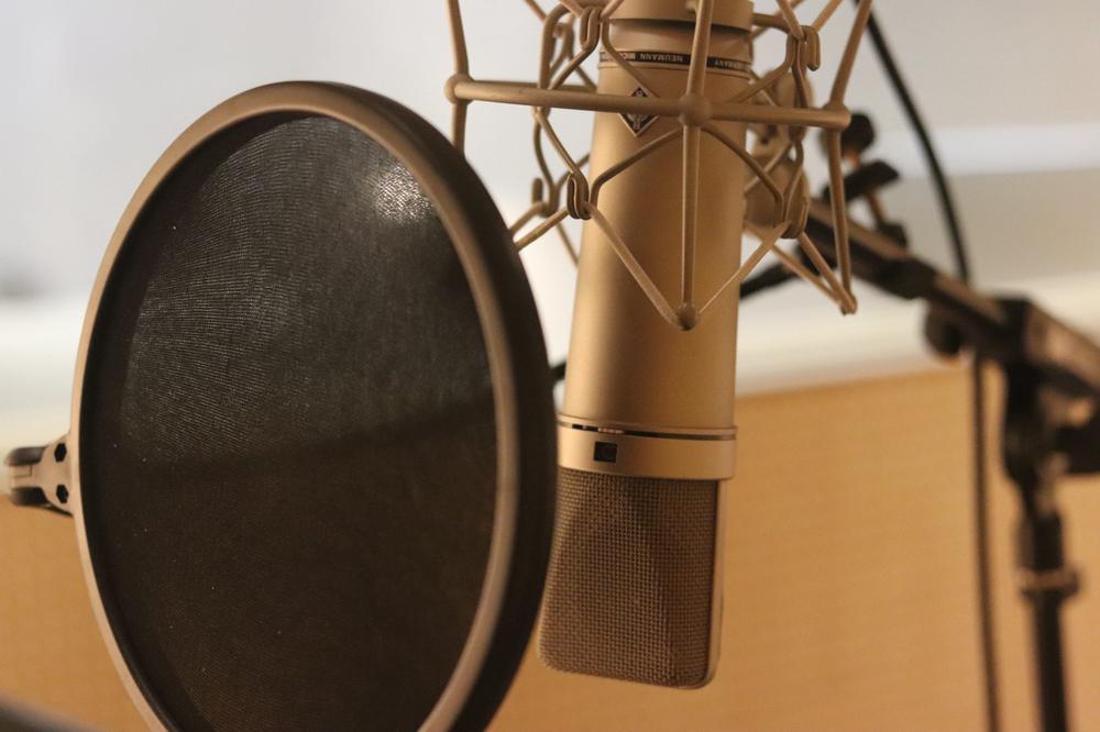 도츠뮤직 녹음실 장비 — Neumann U87ai 콘덴서 마이크
